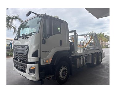 Isuzu - Used Skip Bin Loader | F Series FXY 260-355 AT R45 