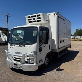 Used Refrigerated Truck | 2022 ISUZU NLR45-150 