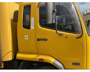 Mitsubishi - Used Curtainsider Truck | 12 Pallet Truck