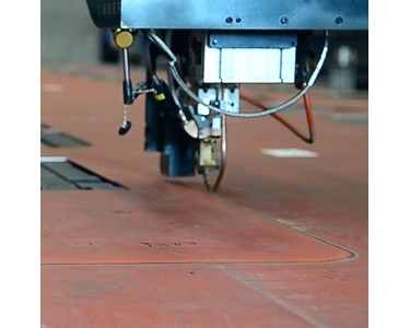 Large Format Steel Plate Welding | Rail Vehicle Production Line (RVP)