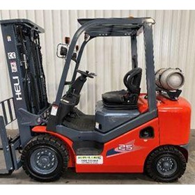 LPG/Petrol 4 Wheel Counterbalanced Forklift – 2500kgs