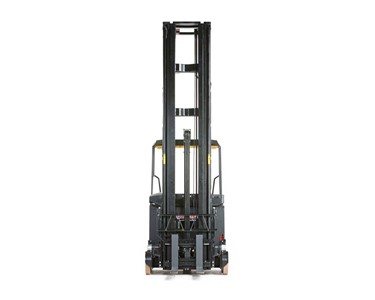 Cat - Sit-on Reach Truck  | 1.4-2.5T NR