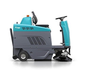 Tennant - Compact Battery Ride-On Sweeper | S780 
