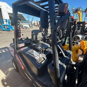 2019 3T Forklift Hybrid: Diesel/Electric 