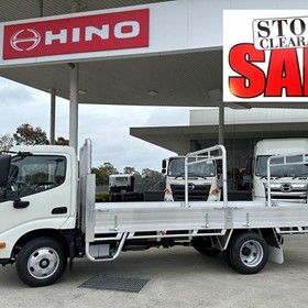 300 Series 616 TradeAce Tray Dropside Truck