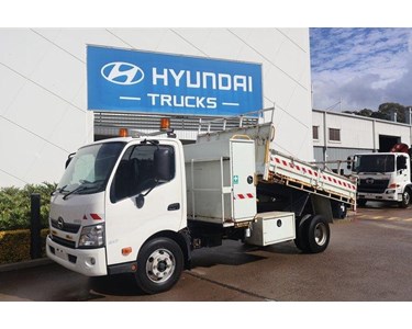 Hino - Used Tipper Truck 2016 | DUTRO 917