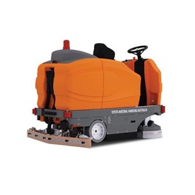 I38 Uc Ride On Scrubber Dryer