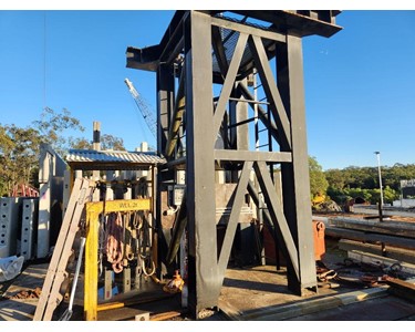 Favelle Favco - Pre Owned Tower Crane | M220D & M120D
