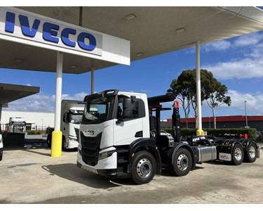 Iveco - S-Way AD270 Hooklift Truck