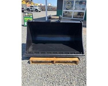 Roo Attachments - GP Buckets | KX80 8T MUD 1500