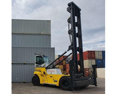 Konecranes - Empty Container Handler | 3-8 High