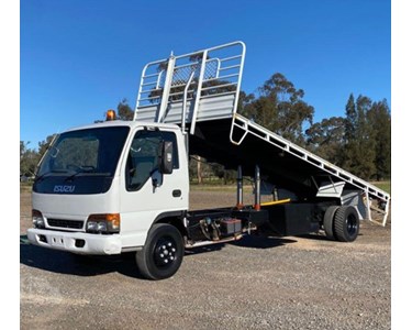 Used Tipper Truck | 2001 ISUZU NQR 