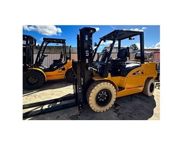 UN Forklift - 5.0T LPG/Petrol Forklifts | FD50T-3F450SSFP 4.0m Duplex