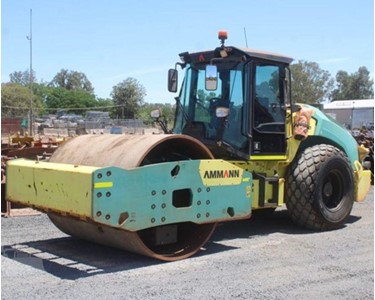 Smooth Drum Roller | 2019 AMMANN ARS200HX 