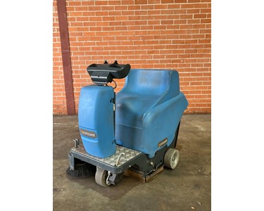 Conquest - (Used) FS 60B Sweeper 