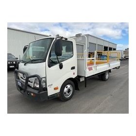 Used Tray Dropside Truck | 2023 300 Series 616 