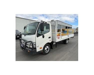 Hino - Used Tray Dropside Truck | 2023 300 Series 616 
