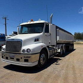 Used Prime Mover | 2016 FREIGHTLINER FLX 