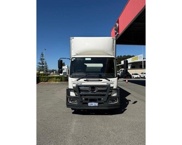 Hino - Used Pantech Truck 2021 500 Series FD1124 Auto 8790