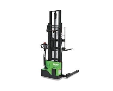 iMOW - Electric Straddle Stacker 1.0 Tonne | ESD101