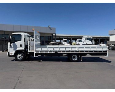 Isuzu - Used Traytop Truck | 2011 Frr500 FRR 500 