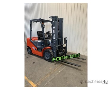 Heli - Diesel Forklifts - 2.5 Tonne Container Mast