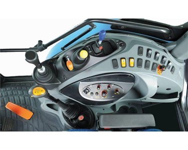 Landini - Landforce Cabin Farm Tractor 112-120Hp | 125 RPS 4WD