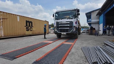 The Hidden Cost of Overloaded Trucks – And How Portable Truck Scales Solve the Problem