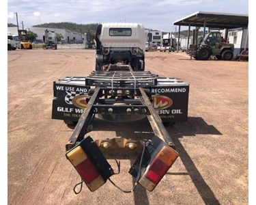 Hino - Used Cab Chassis Truck | 916 Long | 300 Series
