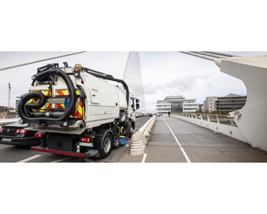 Bucher Municipal - Truck mounted sweeper | MaxPowa V65