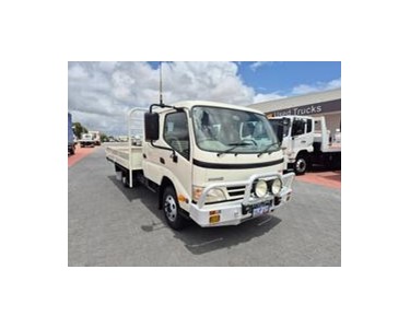 Hino - Used Tray Truck | 716 - 300 Series 3 Ton Crew Cab Tray