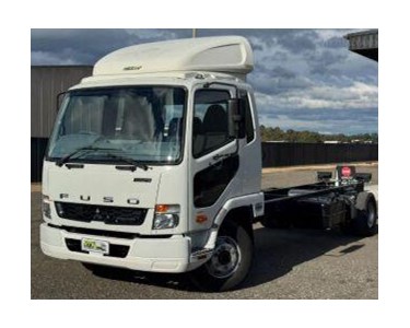 Used Cab Chassis Truck 2017 MITSUBISHI FUSO 1024