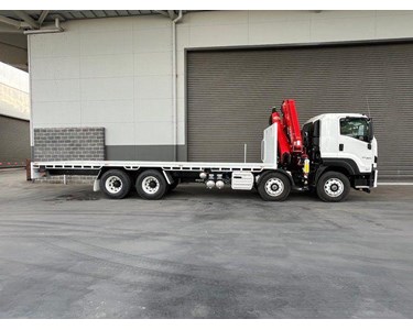 Isuzu - Tray Crane Truck | FYJ 320-355 AT R67