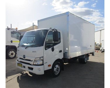 Hino - Used Pantech Truck | 300 Series 616
