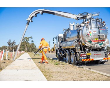 Volvo - Industrial Vacuum Truck | CAP COMBI CC 2600 HYDRO 6x4 | Cappellotto