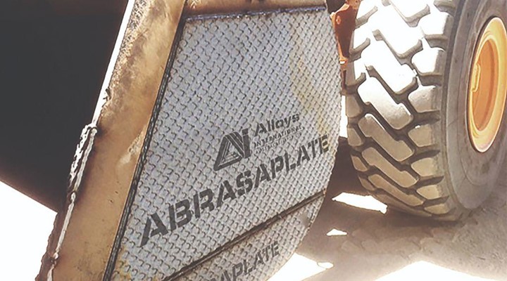 Excavation Bucket at Conundrum Quarry with AbrasaPlate®-X