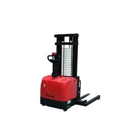 Electric Straddle Stackers | Forklift