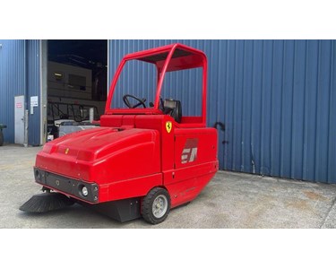 Conquest - Used Conquest Red PB160 Industrial Ride-On Sweeper - 6670