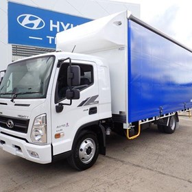 EX8 ELWB Tautliner Truck