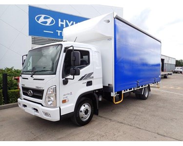 Hyundai - EX8 ELWB Tautliner Truck