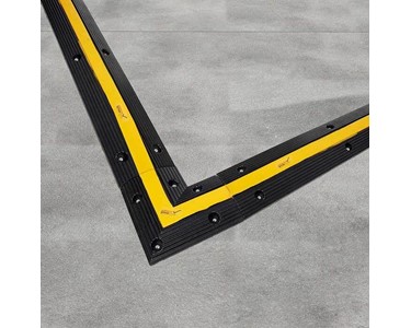 Enforcer Group - Rubber Floor Bunding (Black and Safety Yellow)