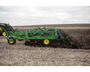 John Deere - 2430 Chisel Plow
