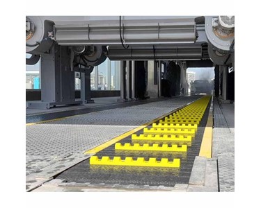 Conveyor Tunnel Car Washes up to 60 vehicles per hour | T’WASH PRO