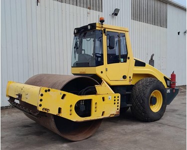 BOMAG - BW211PD-4 Roller