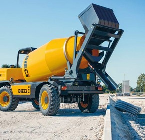 Self Loading Concrete Mixer 93 kW | F7000 T