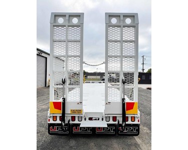 Tandem Axle Tag Trailers 16T – Custom Fabrication